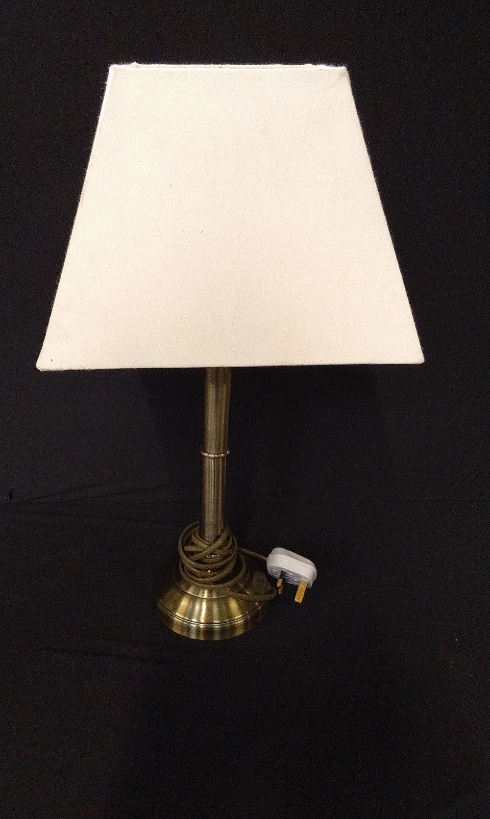 Lot 395: Brass Tone Metal Table Lamp