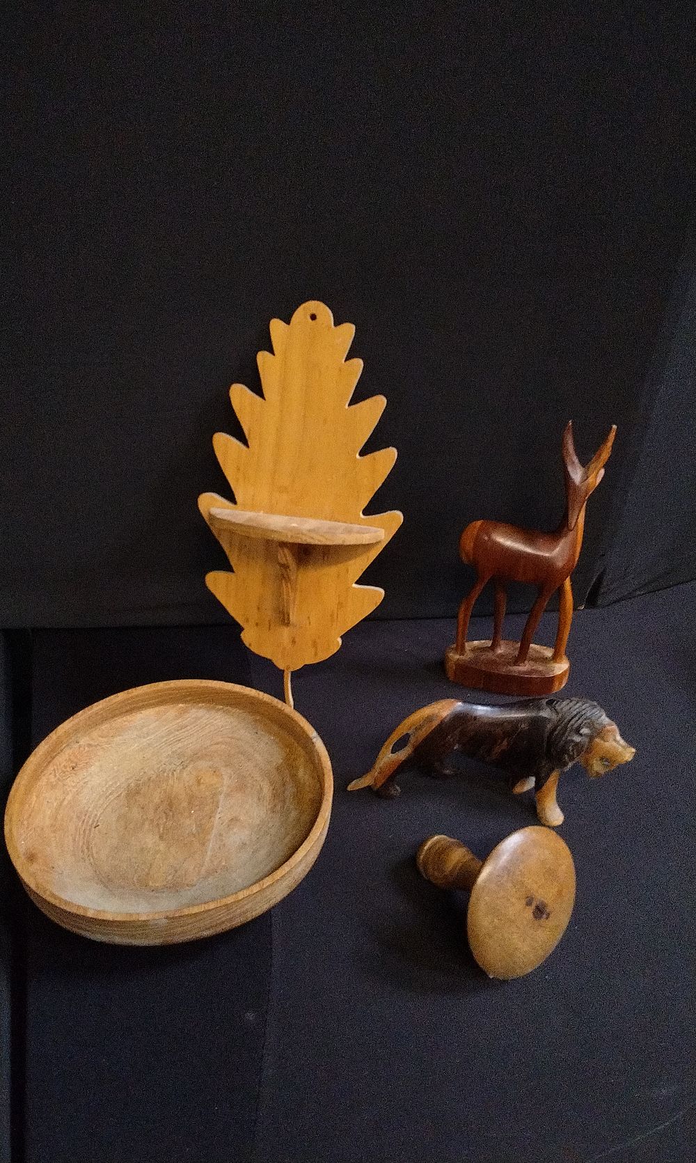 Lot 328: Selection of Various Treen Items