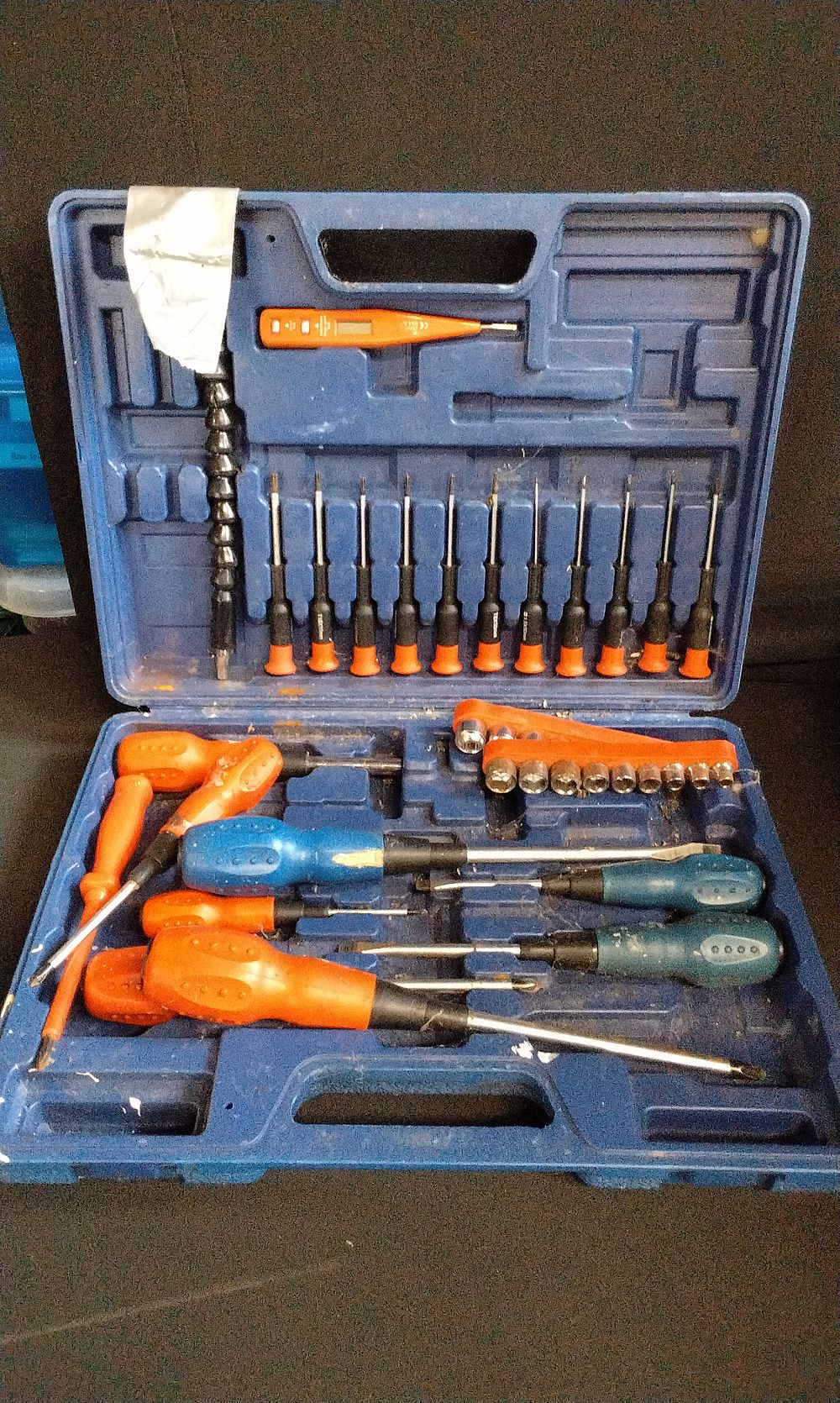 Lot 426: Screw Driver Set with Sockets A/F