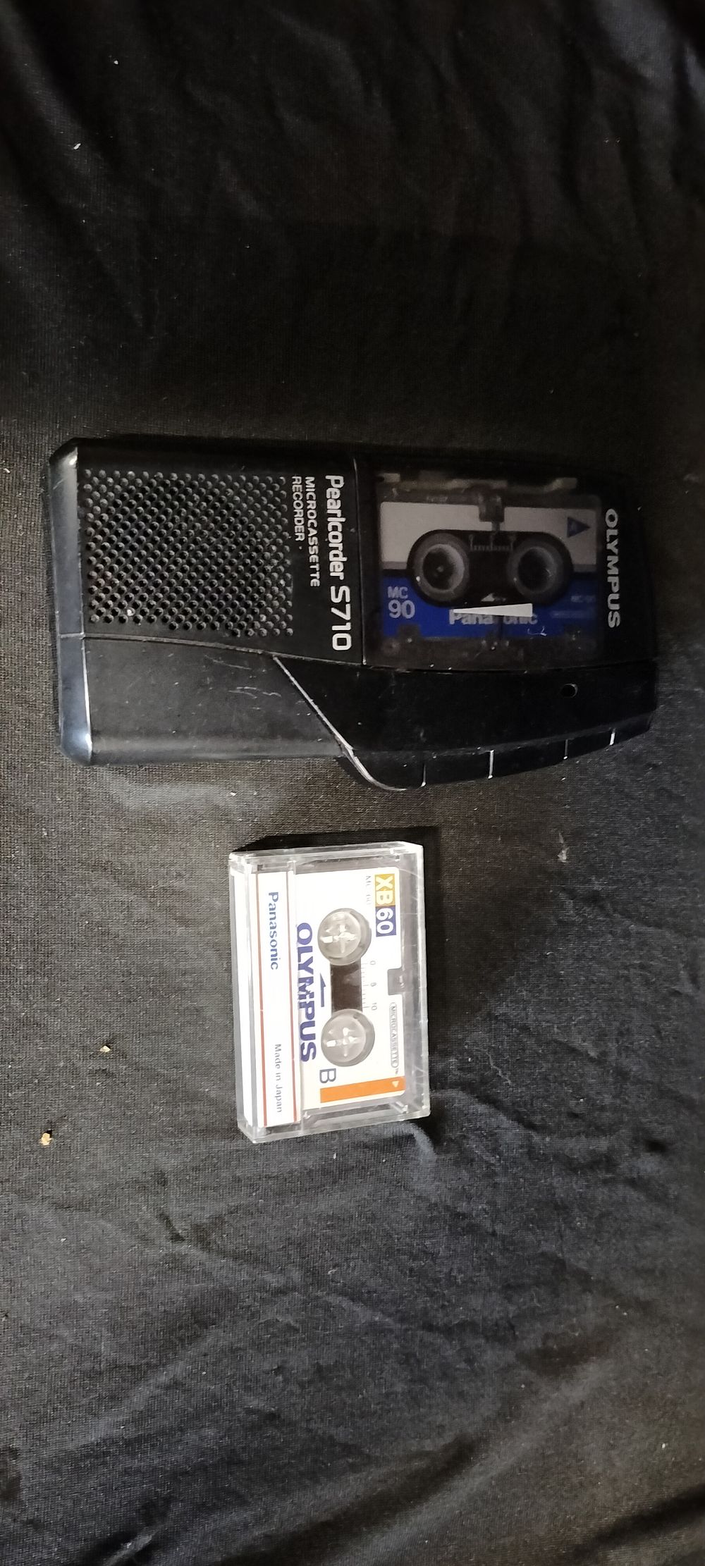 Lot 425: Olympus Pearlcorder S710 Microcassette Recorder with Two Tapes