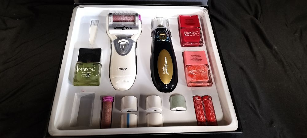 Lot 436: Emjoi Micro Pedi Gift Set including Callus Remover and Manicure Kit