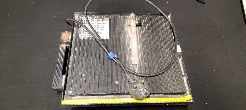 Lot 160: Plasplugs Compact Plus Tile Cutter