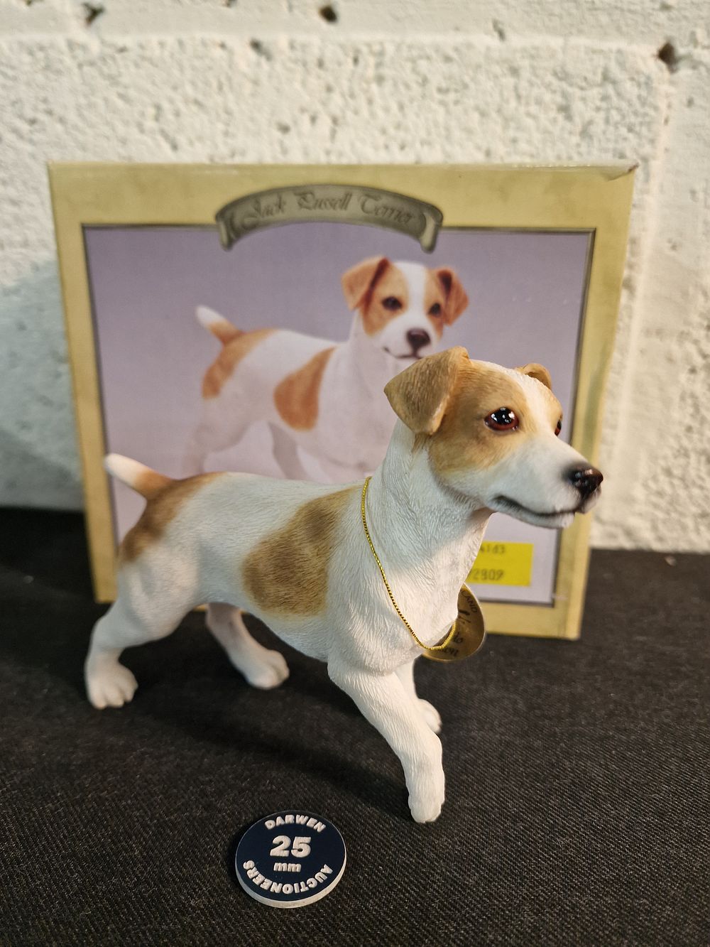 Lot 217: Leonardo Collection Jack Russel Terrier