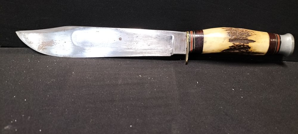 Lot 172: 1940s Bowie Knife with a Stag Horn Handle Total Length 33cm Blade Length 20cm