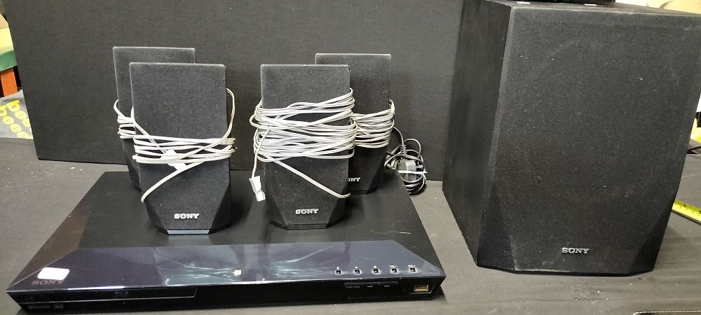 Lot 173: Sony Blu Ray/DVD 5.1 Channel Home Theatre System