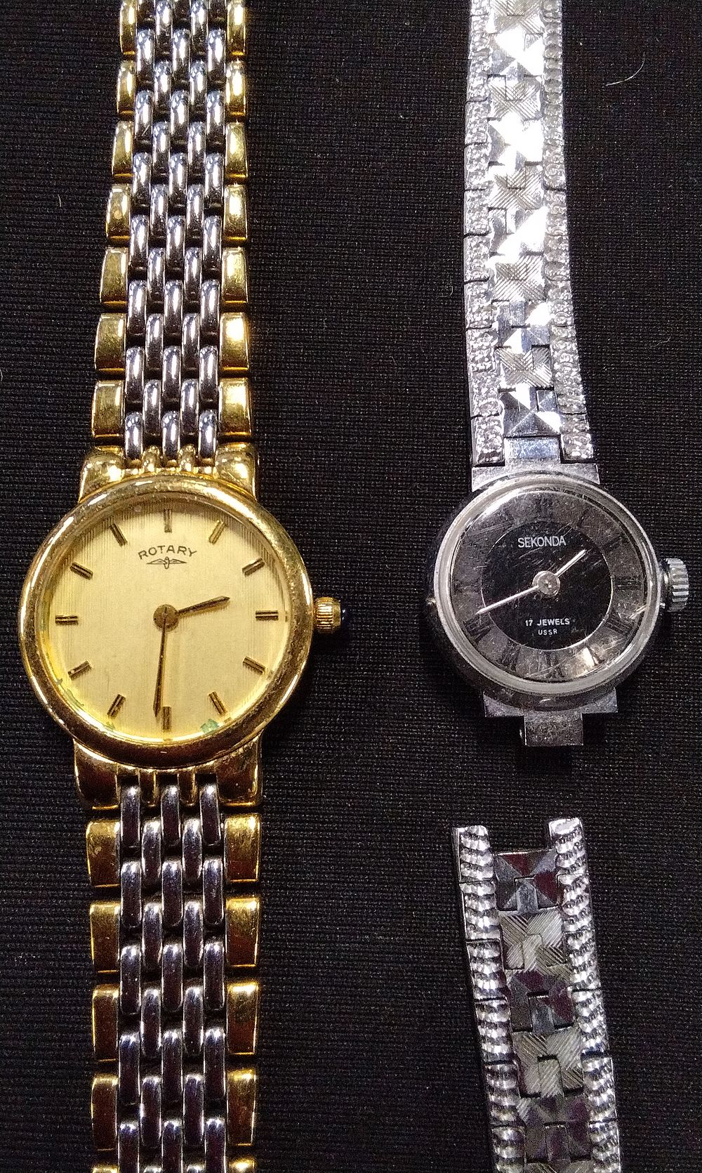 Lot 651: Two Ladies Analogue Watches