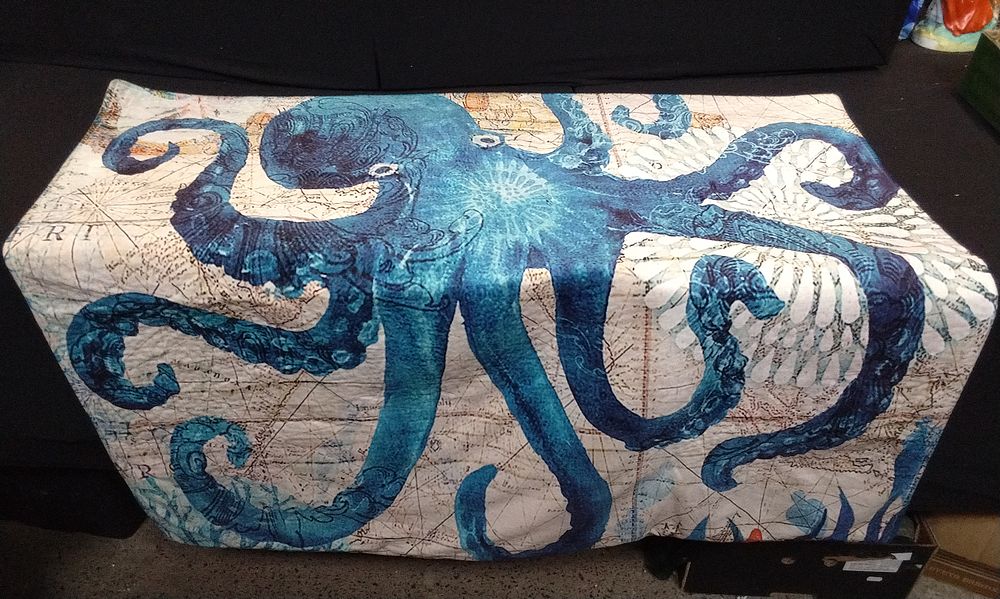 Lot 678: None Slip Octopus Mat