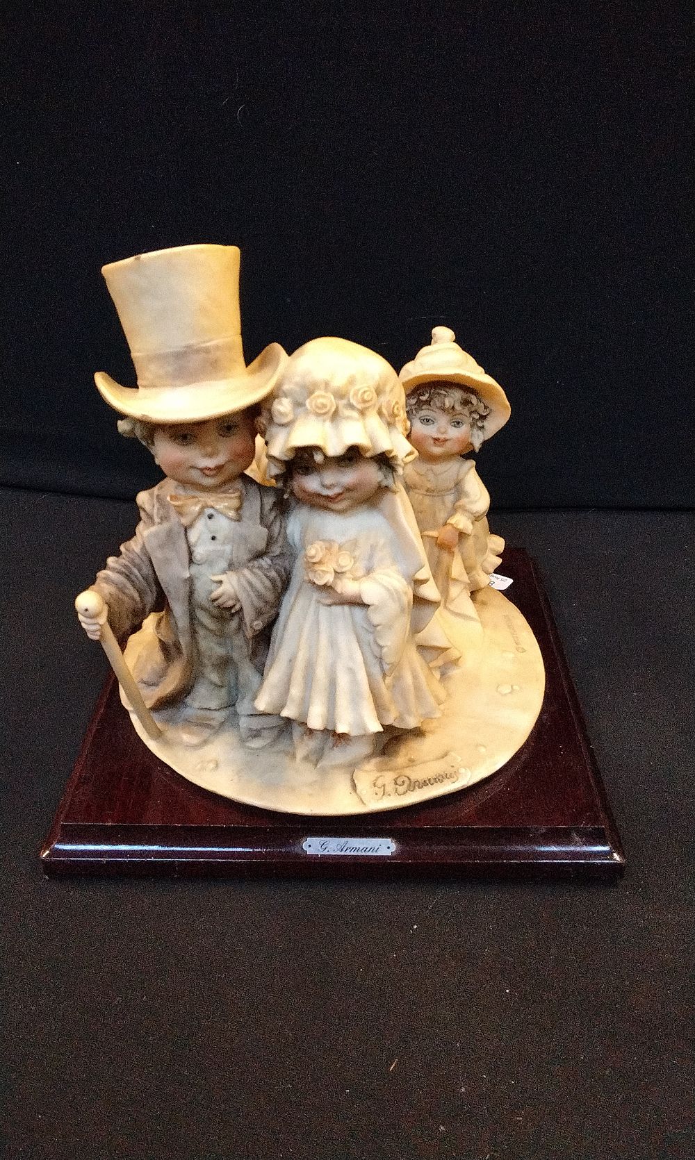 Lot 680: Capodemonte Giuseppe Armani Play Wedding Ornament .