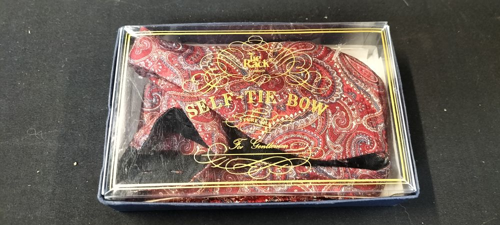 Lot 705: Tie Rack Self-Tie Bow Tie