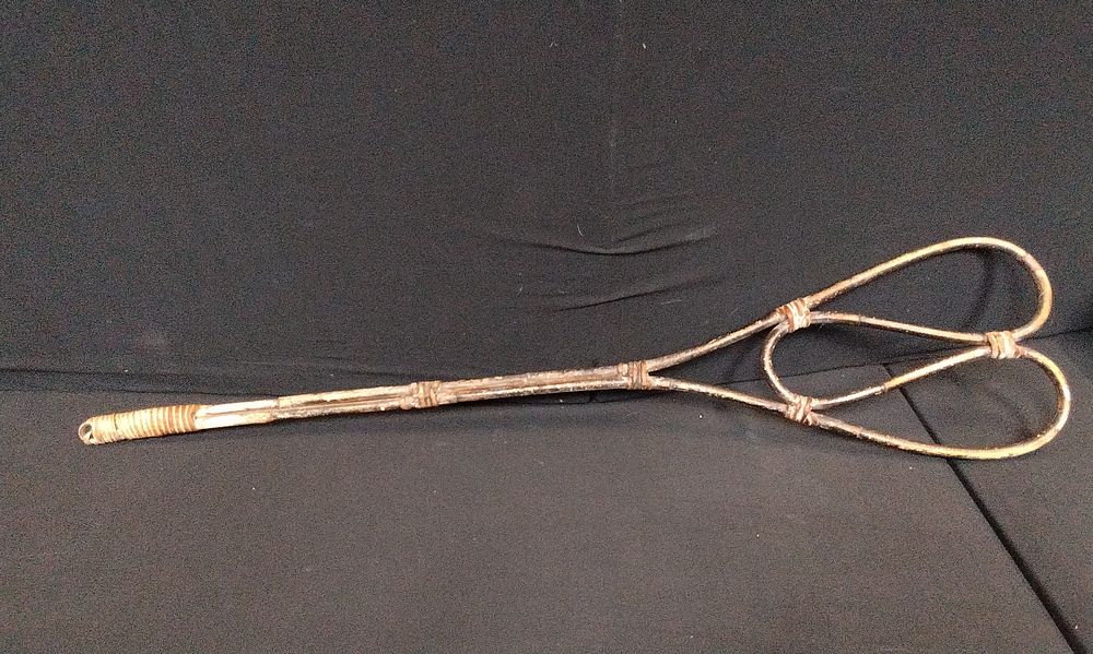 Lot 726: Vintage Rug Beater
