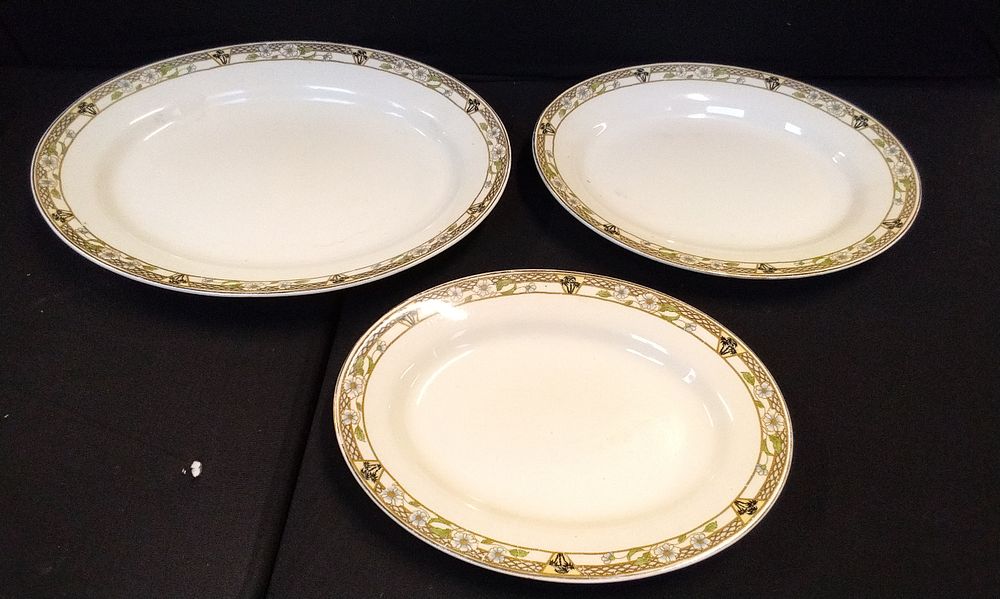 Lot 767: 3x J&G Meakin oval Serving Platters