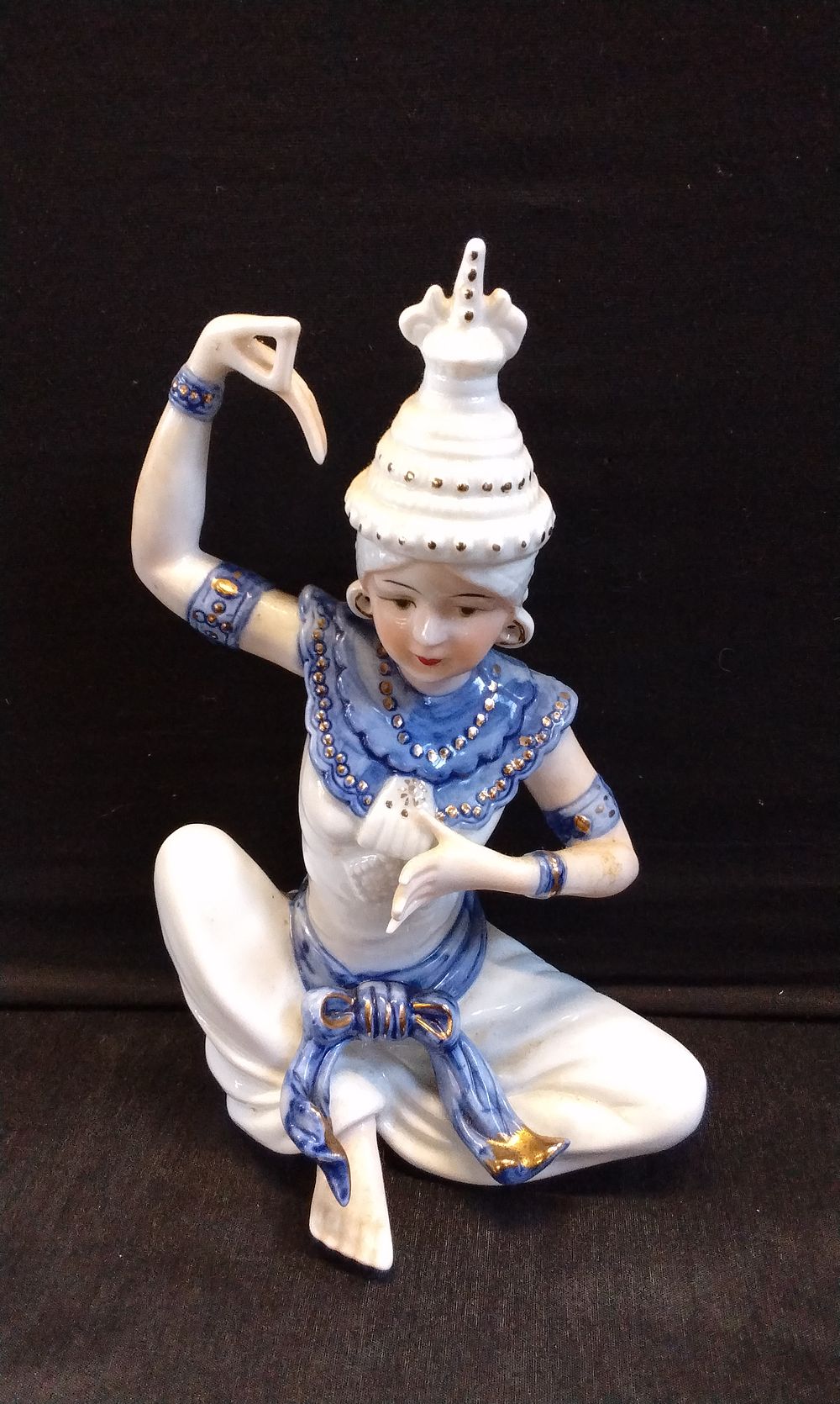Lot 782: Thai Siamese Temple Dancer porcelain figurine.