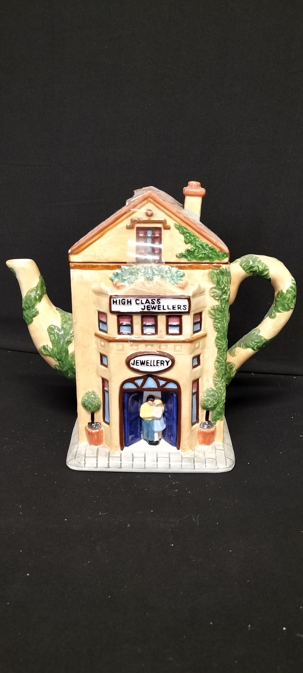 Lot 795: Willow Hall Teapot, High Class Jewelers 1998 (RefJOH35)