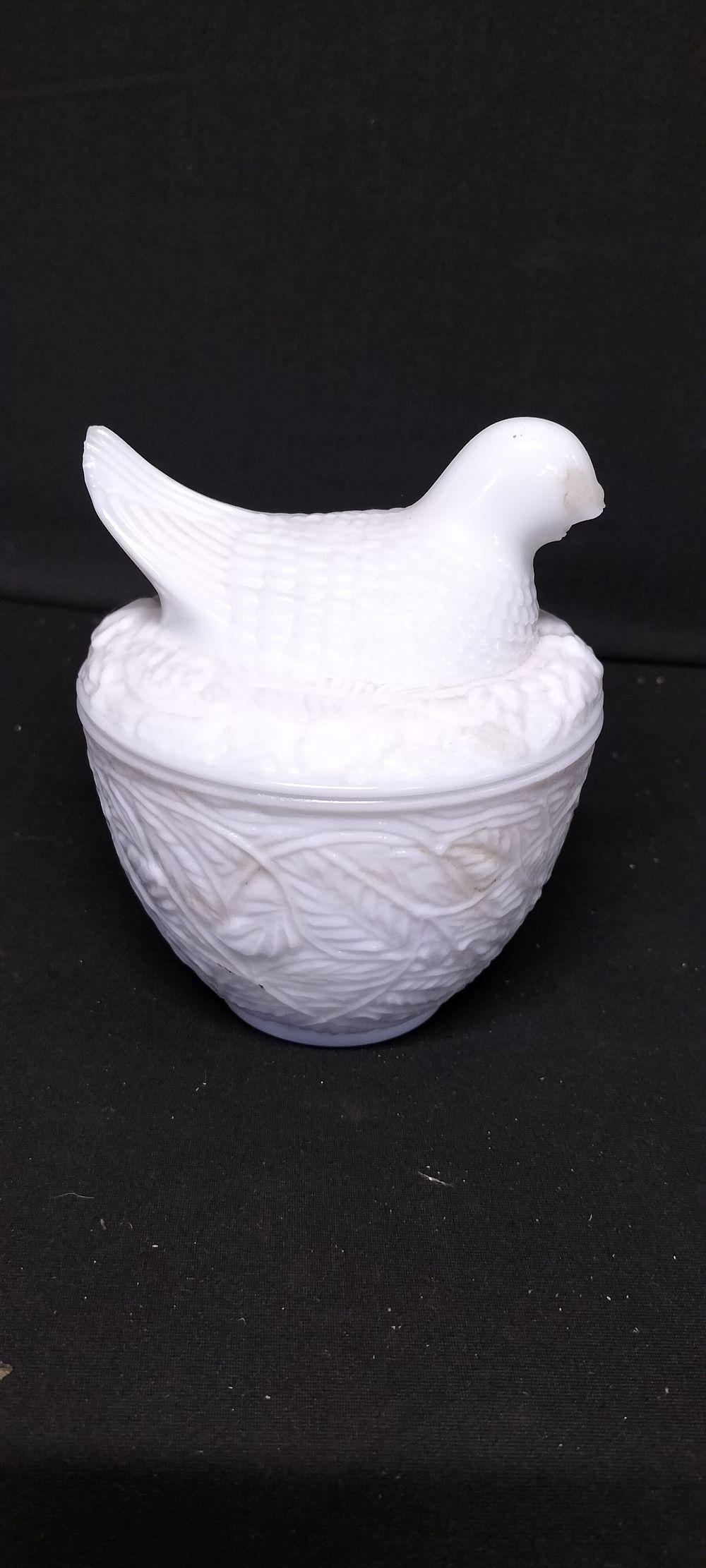 Lot 799: Vintage Avon White Milk Glass, Bird on a Nest Covered Dish