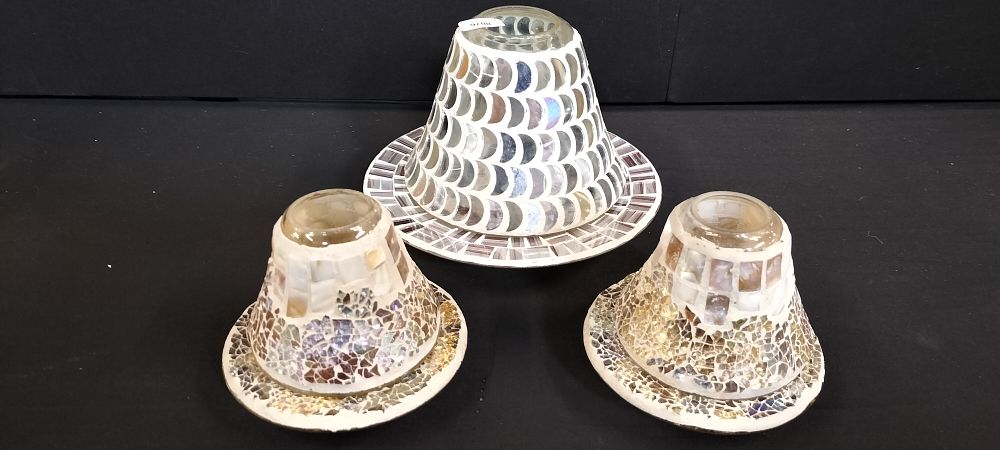 Lot 298: Yankee Candle Mosaic Large Shade and Tray and Two Small Shades and Trays