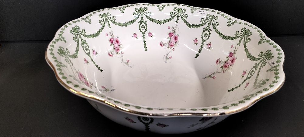 Lot 301: Large Porcelain Wash Basin Approx 42cm Across and 14cm Deep