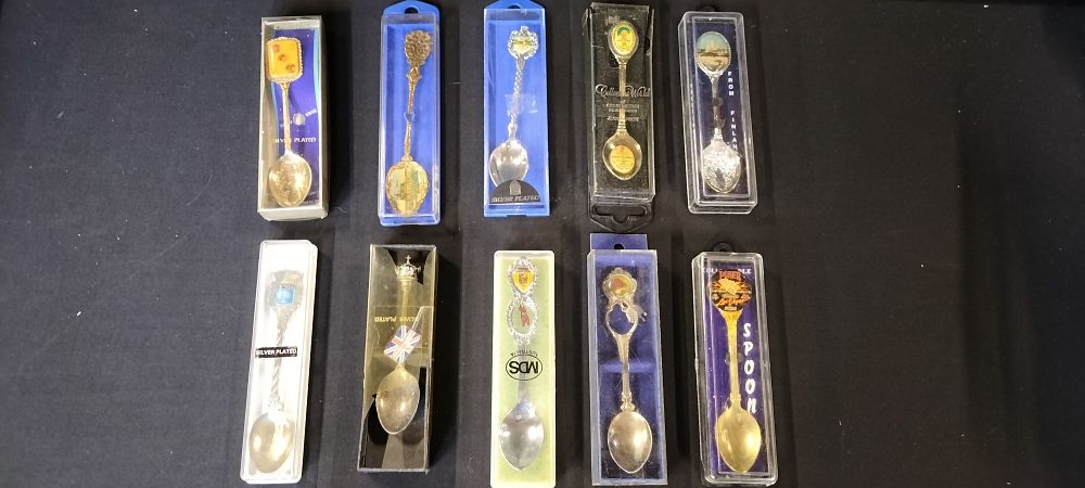 Lot 305: 10 Mixed Souvenir Tea Spoons Some Silver Plated