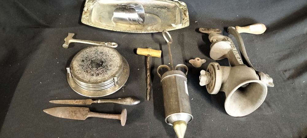 Lot 313: Mixed lot of kitchen and related items