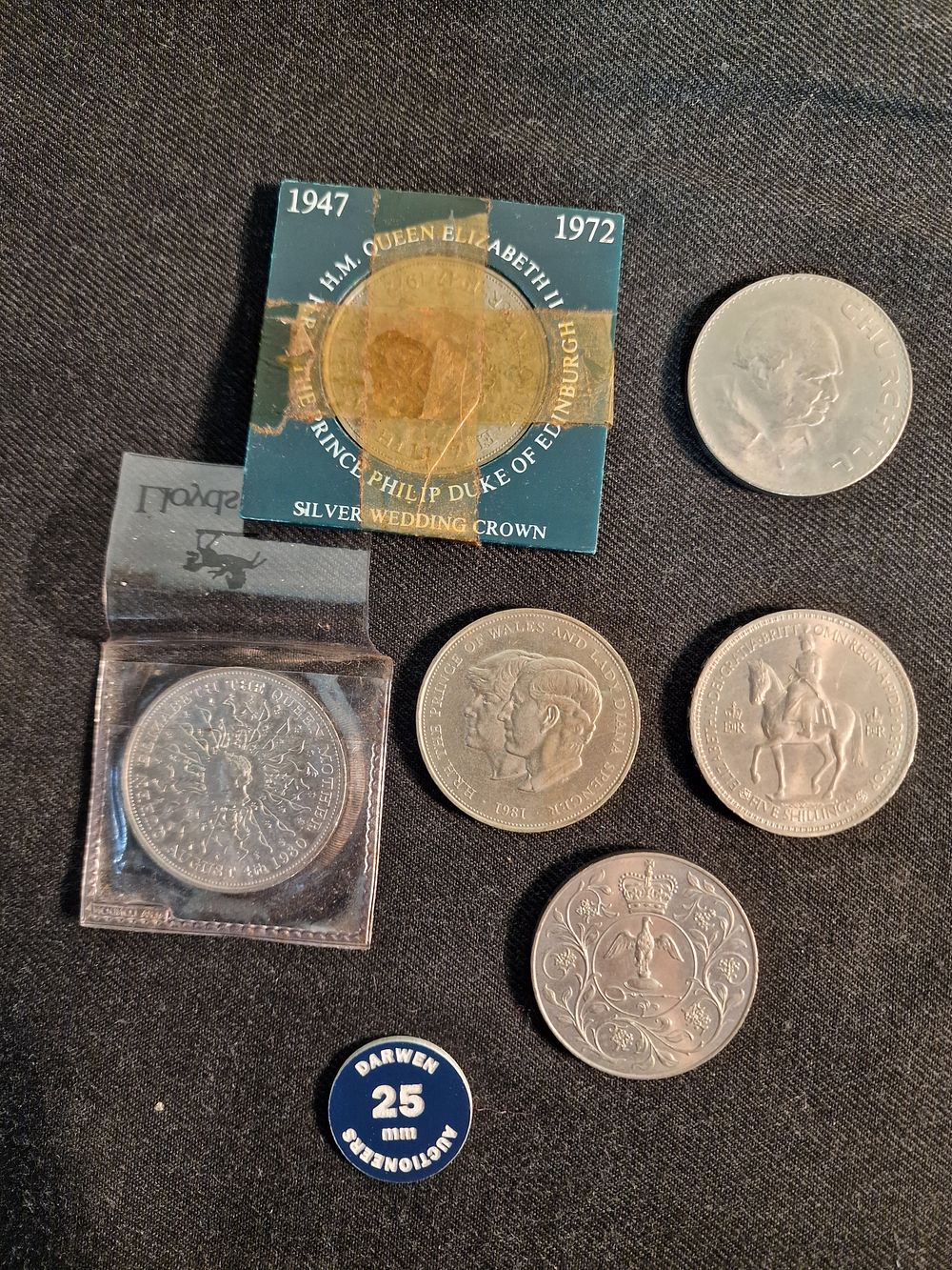 Lot 401: x6 Vintage Uk Crown Coins