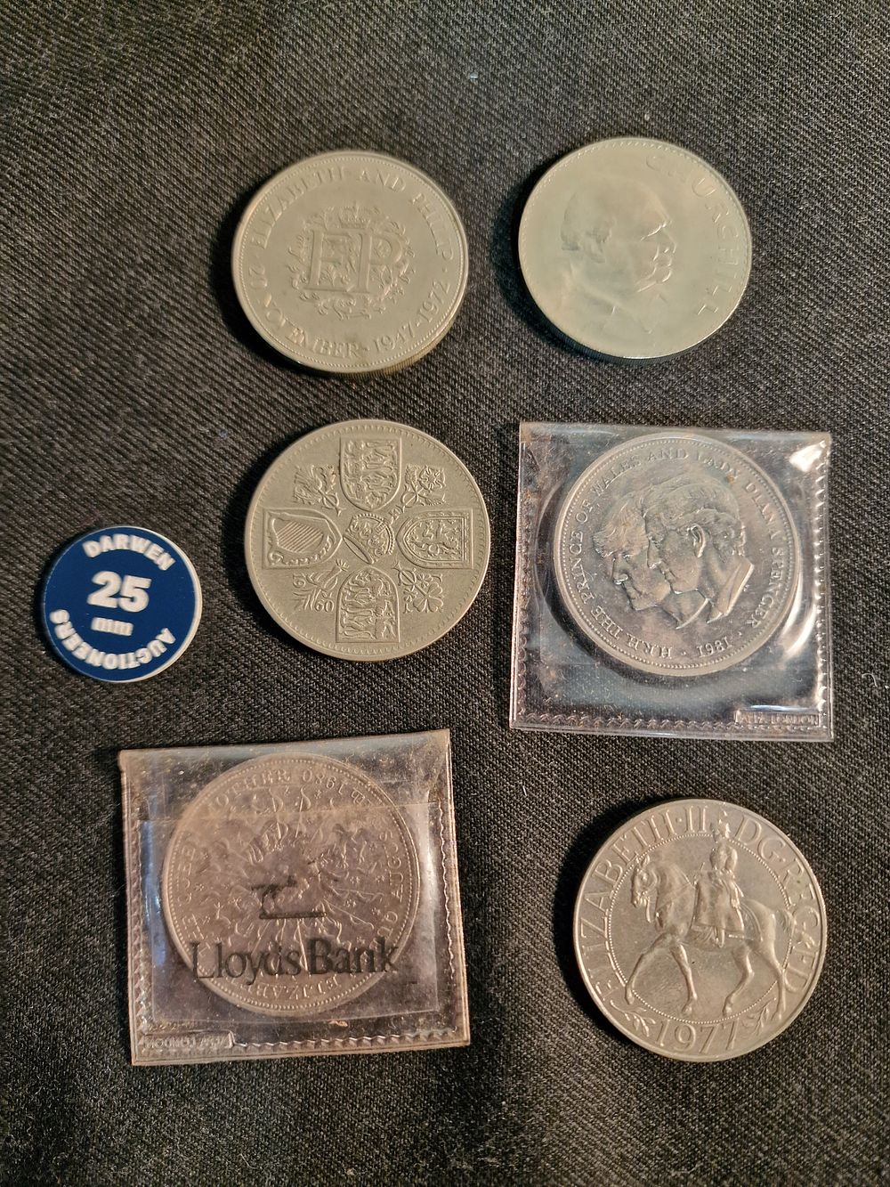 Lot 402: x6 Vintage UK Crown Coins
