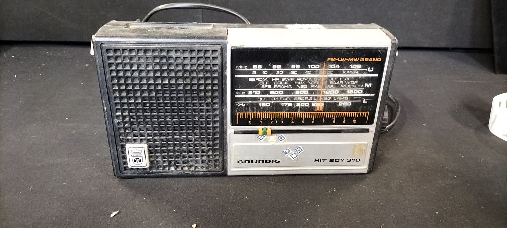 Lot 353: Grundig Hot Boy 310 FM/LW/MW Analogue Radio with
