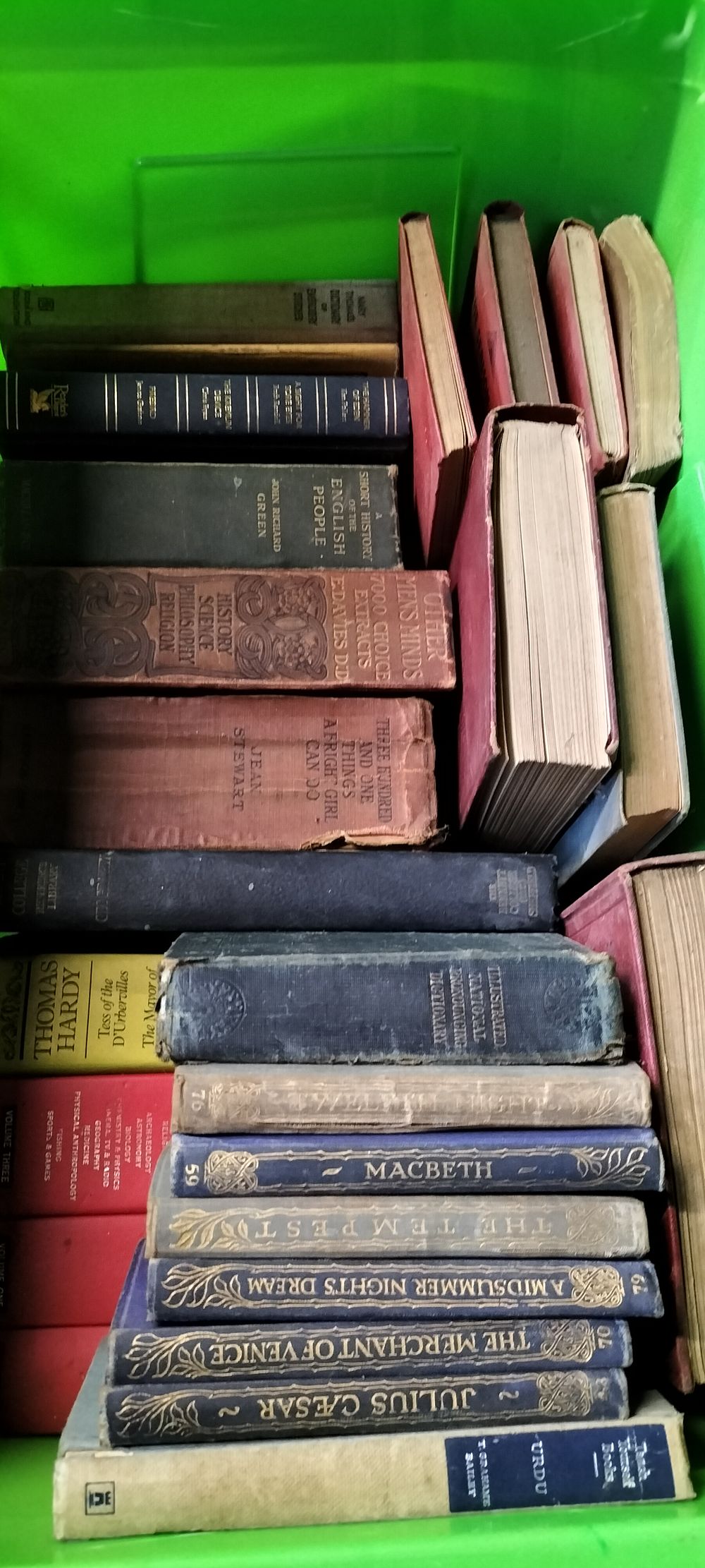 Lot 354: Box of Vintage Books Approx 26