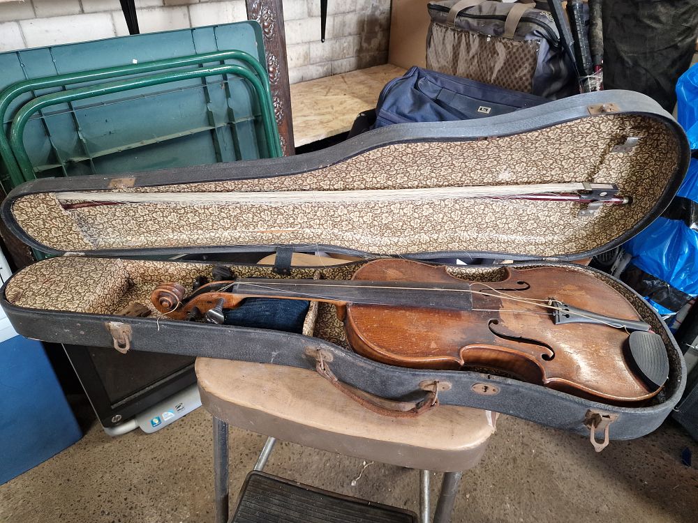 Lot 427: Vintage Violin