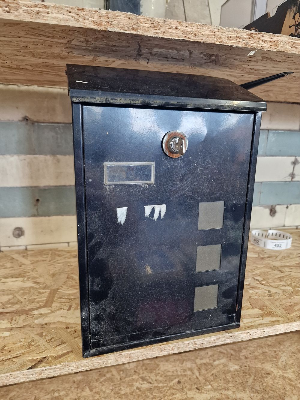 Lot 452: Metal Postbox
