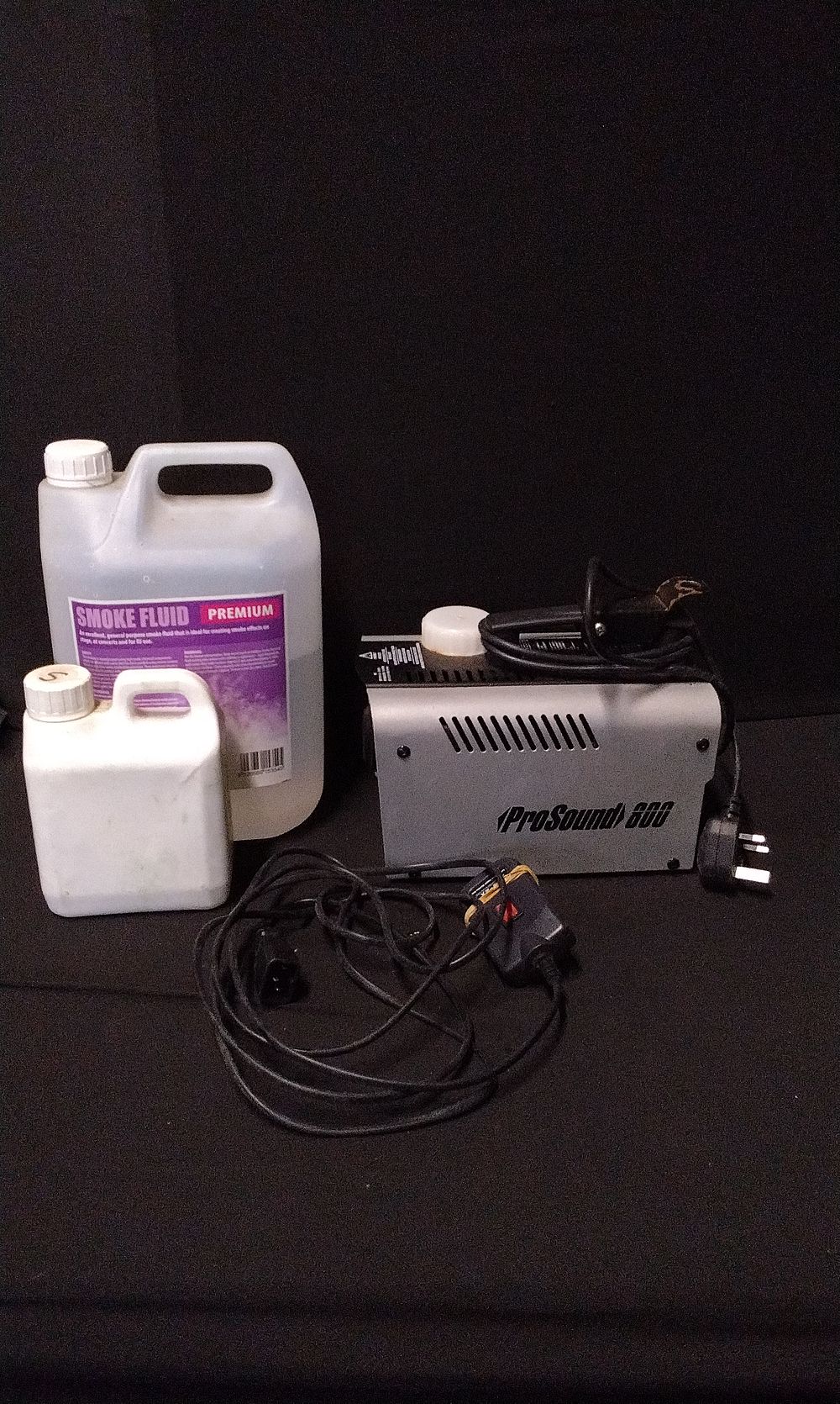 Lot 463: Pro Sound 800 Fog Machine and Part Used 5ltr