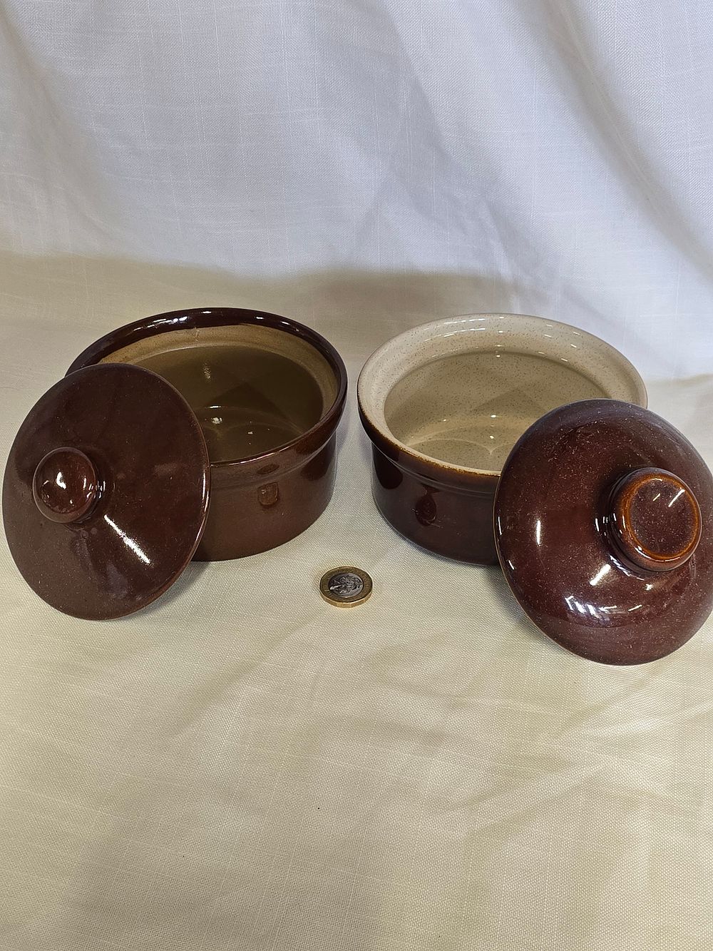 Lot 480: Two ceramic ramekins with lid