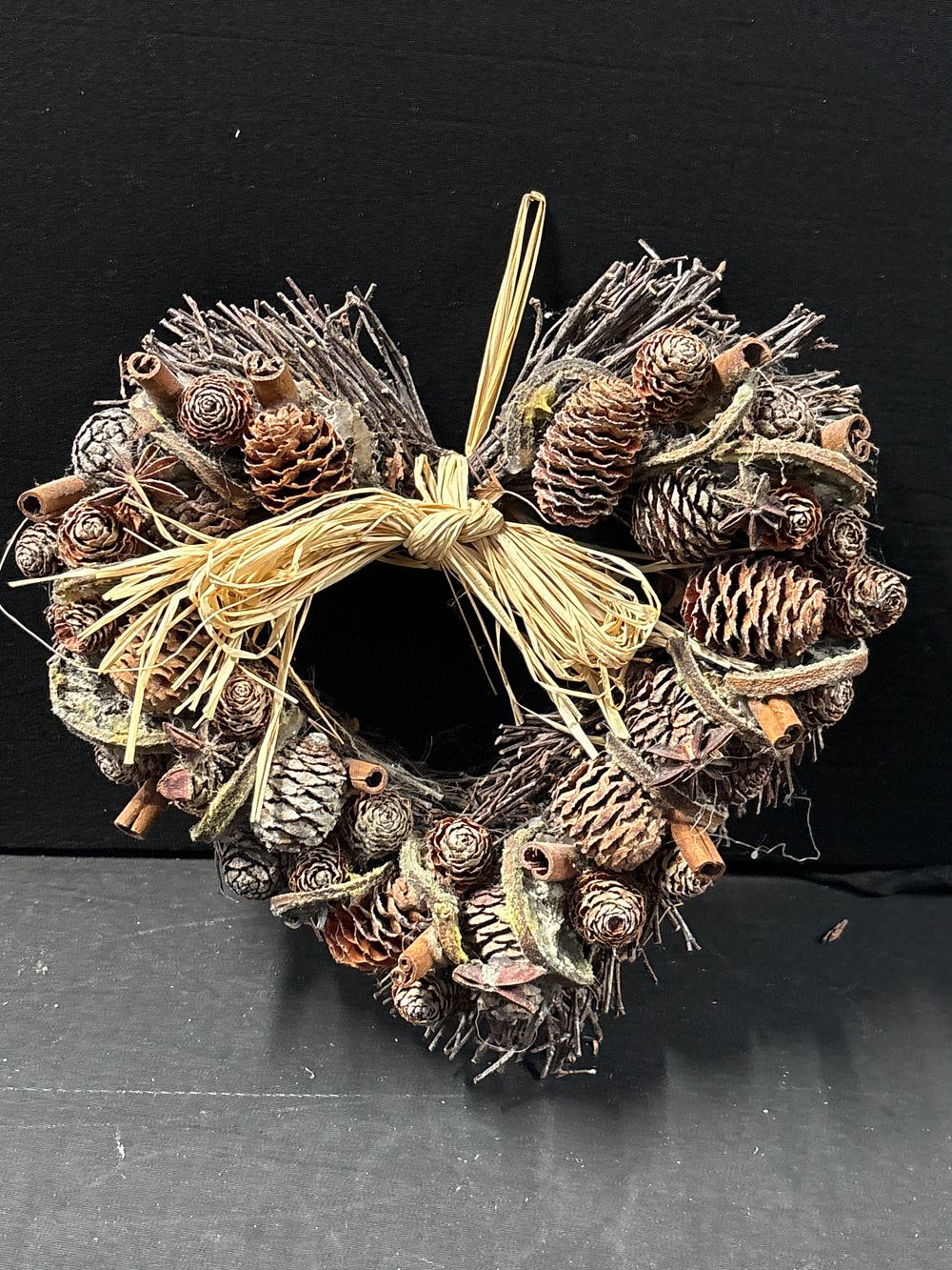Lot 451: Seasonal decorative wreath