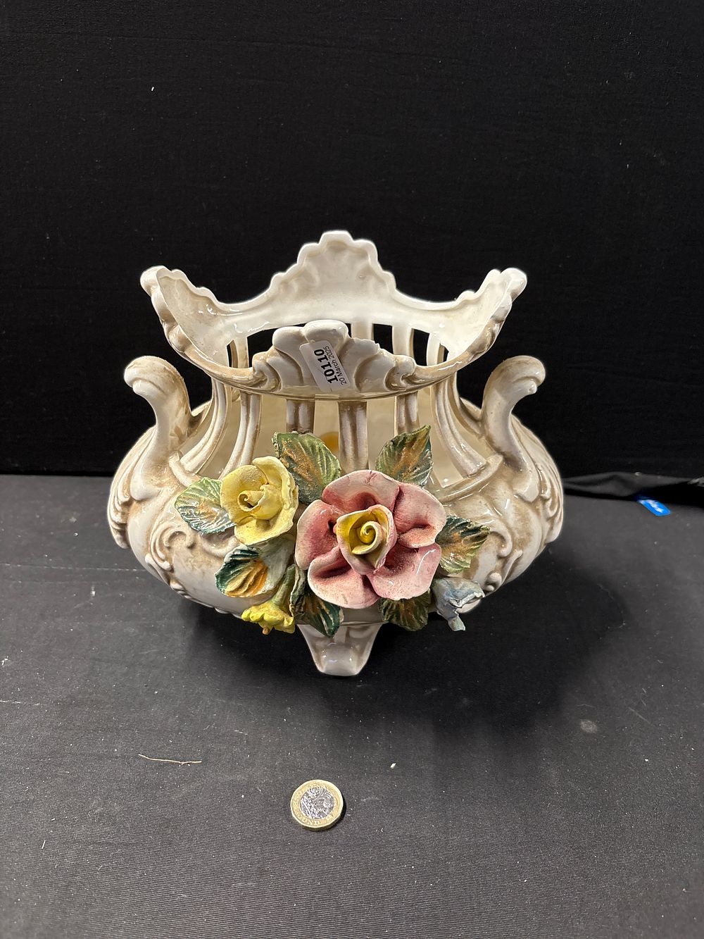 Lot 453: Large vintage Capodemonte vase