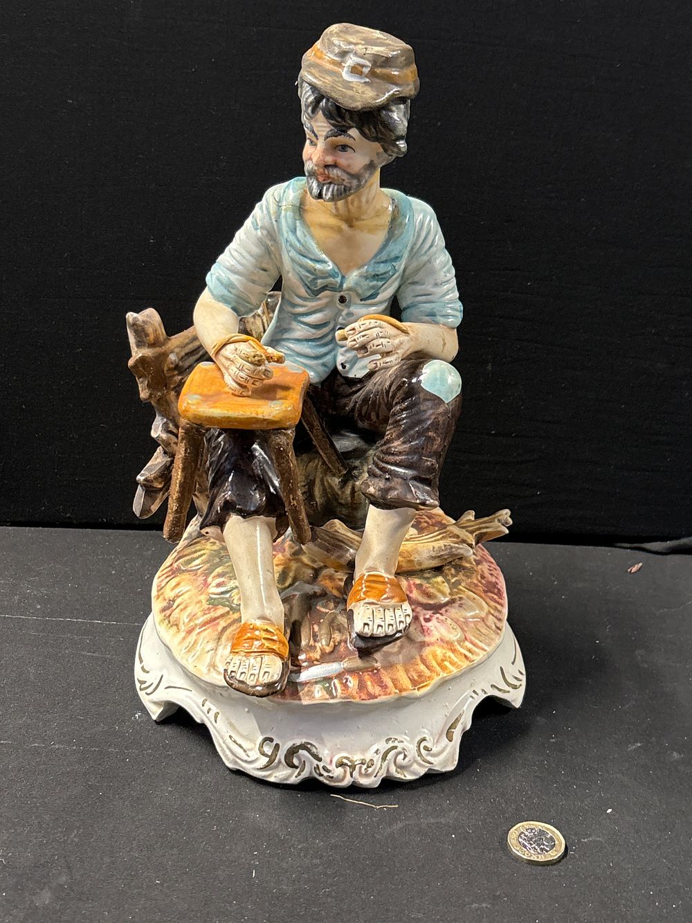 Lot 454: Large vintage Capodemonte figure