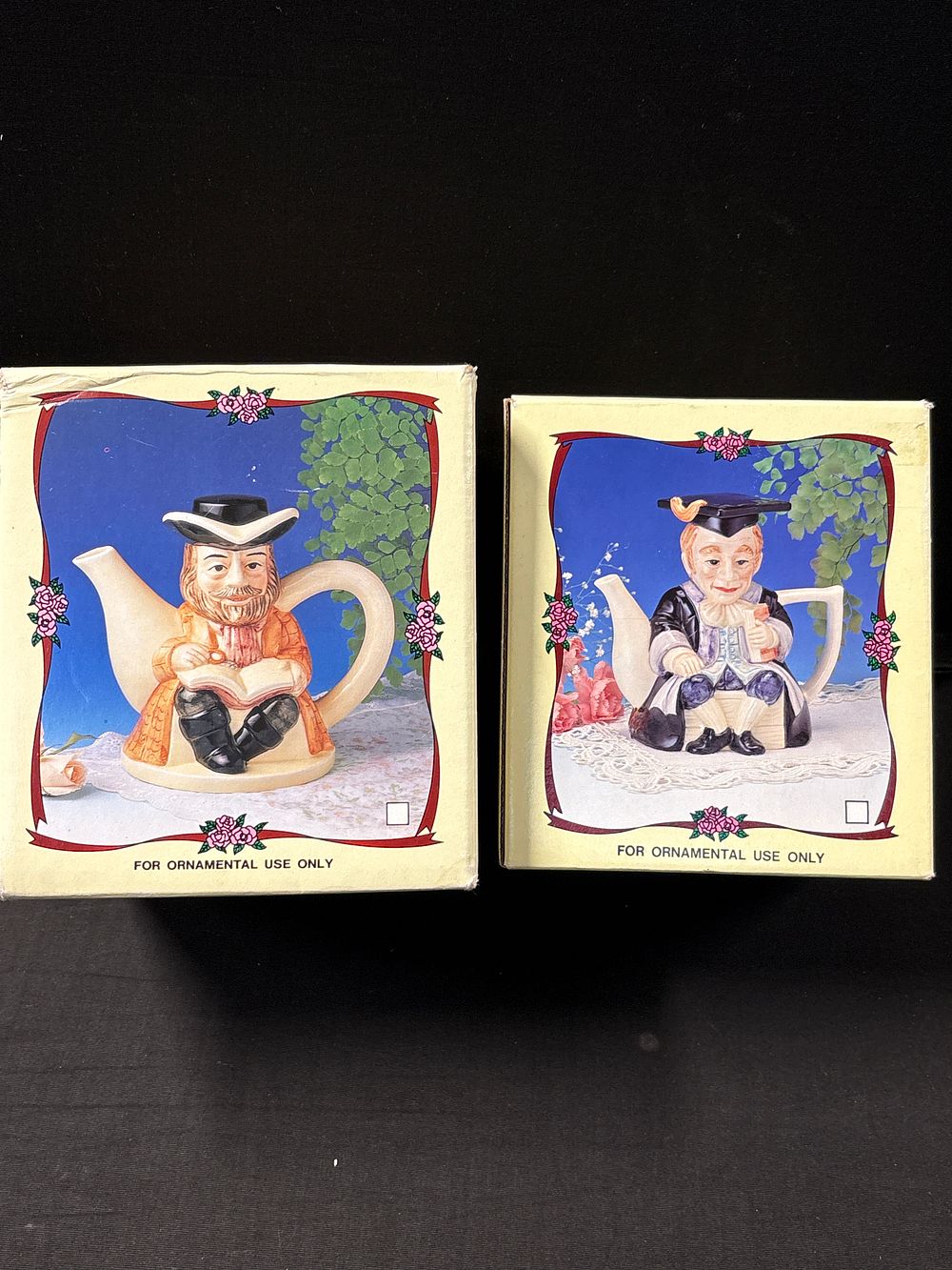 Lot 458: 2 ornimental Ceramic Character teapots