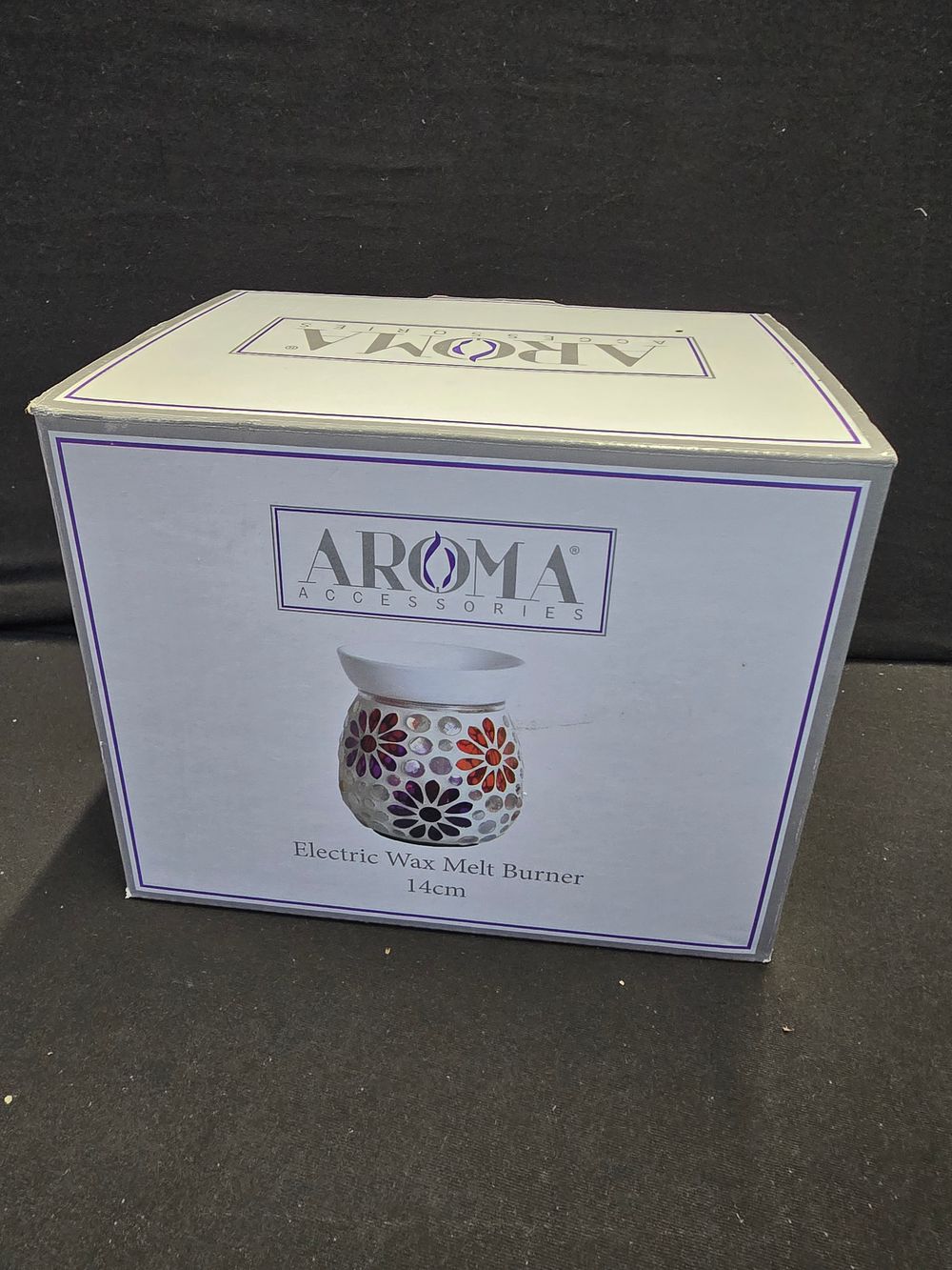 Lot 465: Brand new AROMA electric wax melt burner 14cm