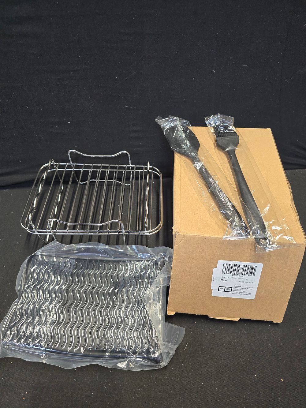 Lot 466: Brand new air fryer accessories kit.