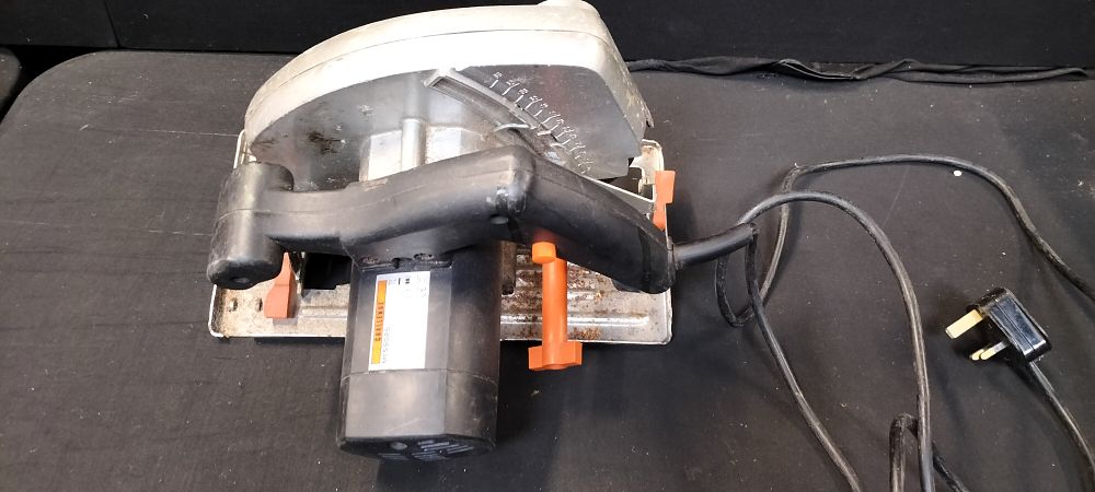 Lot 476: Challenge MCS5025 Circular Saw