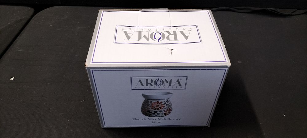 Lot 499: Aroma Electric Wax Melt Burner 14cm