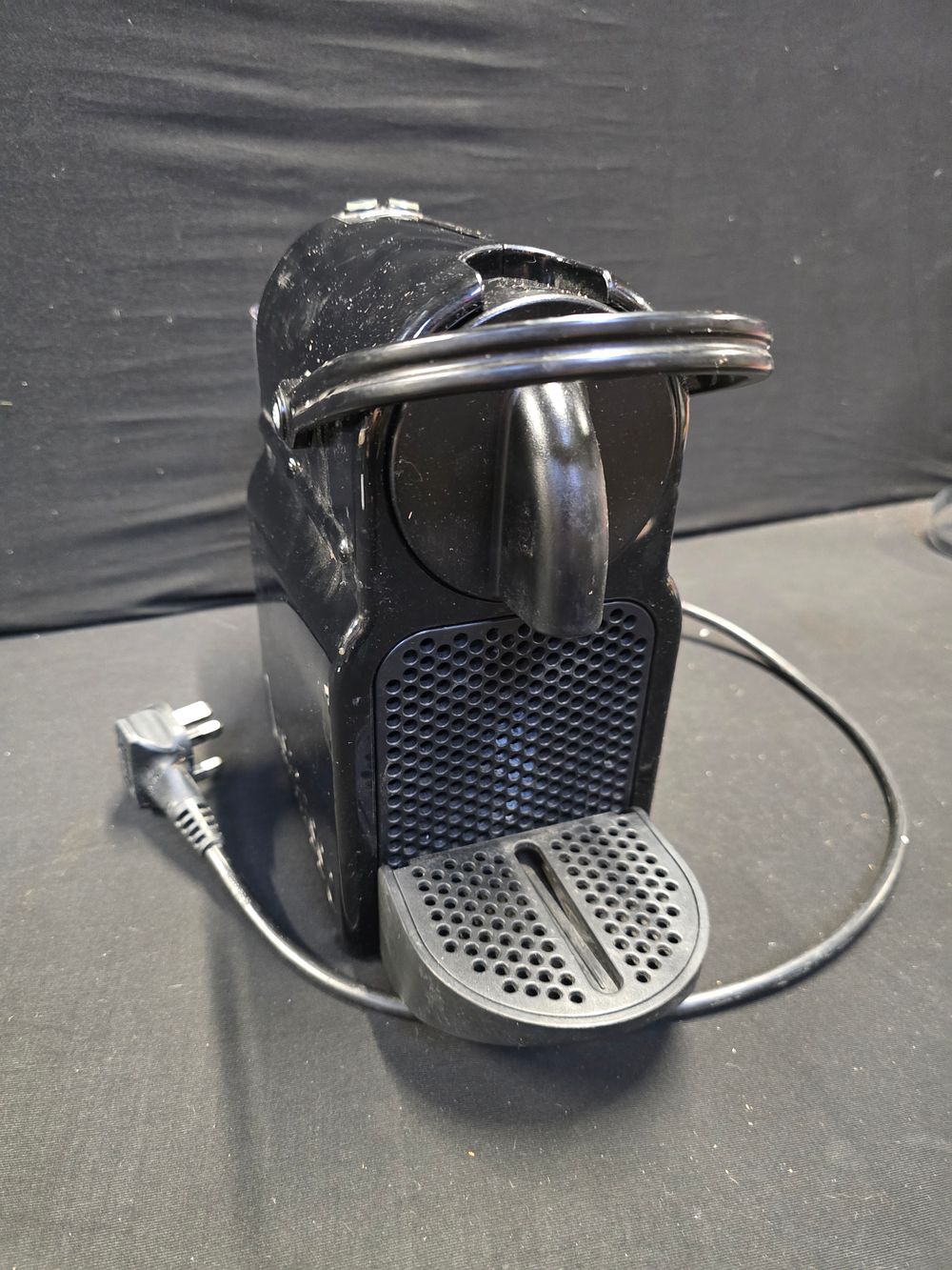 Lot 495: Nespresso maximise machine