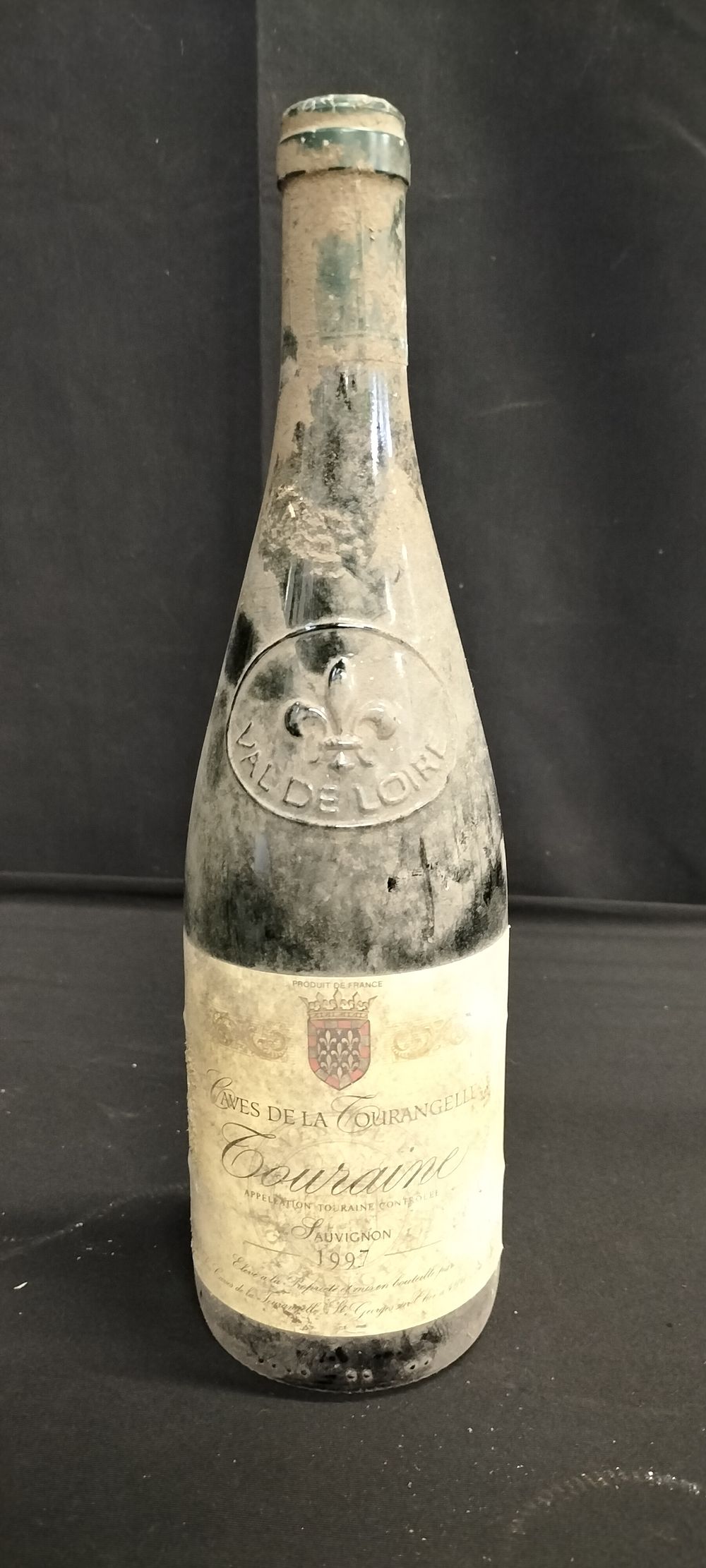 Lot 310: Unopened bottle of 1997 Caves De La tourangelle,...