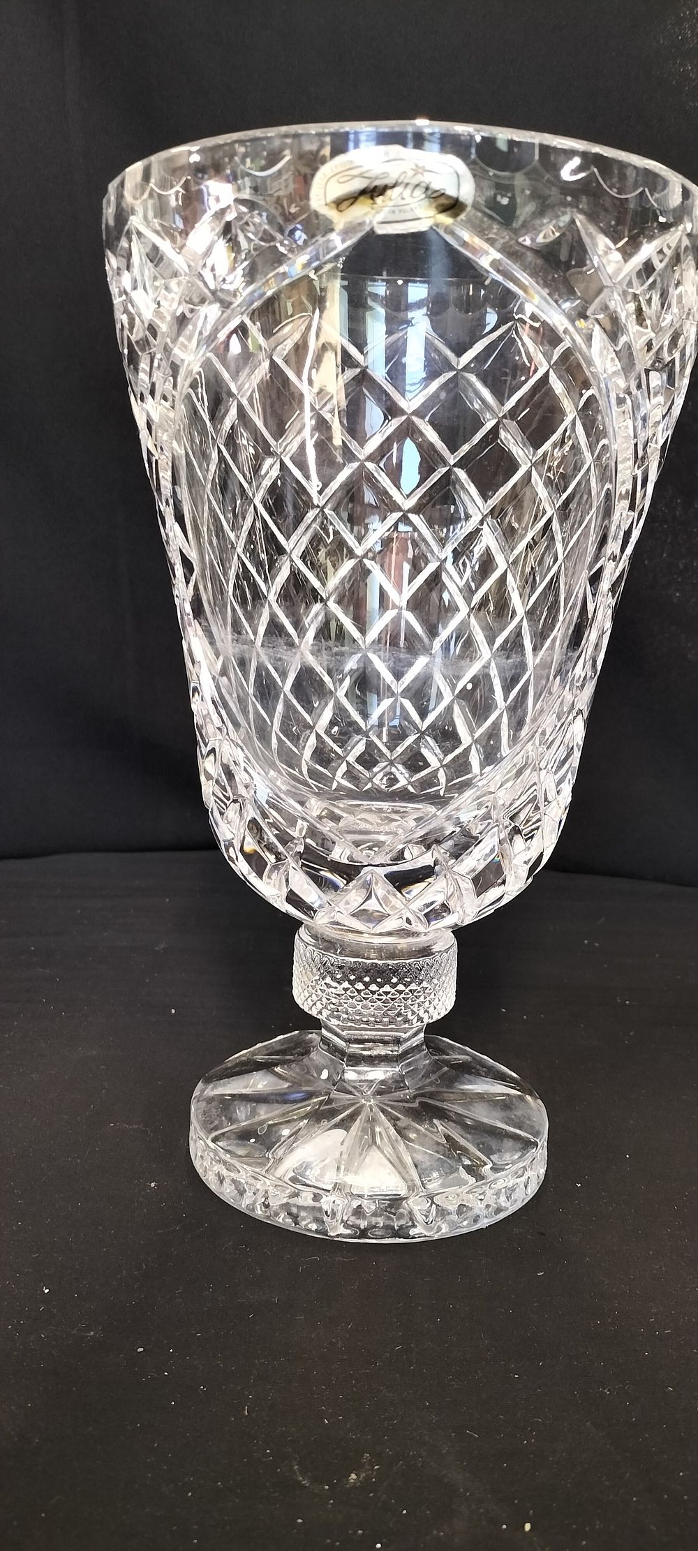 Lot 224: A Julia Cut Lead Crystal Diamond Pattern Vase