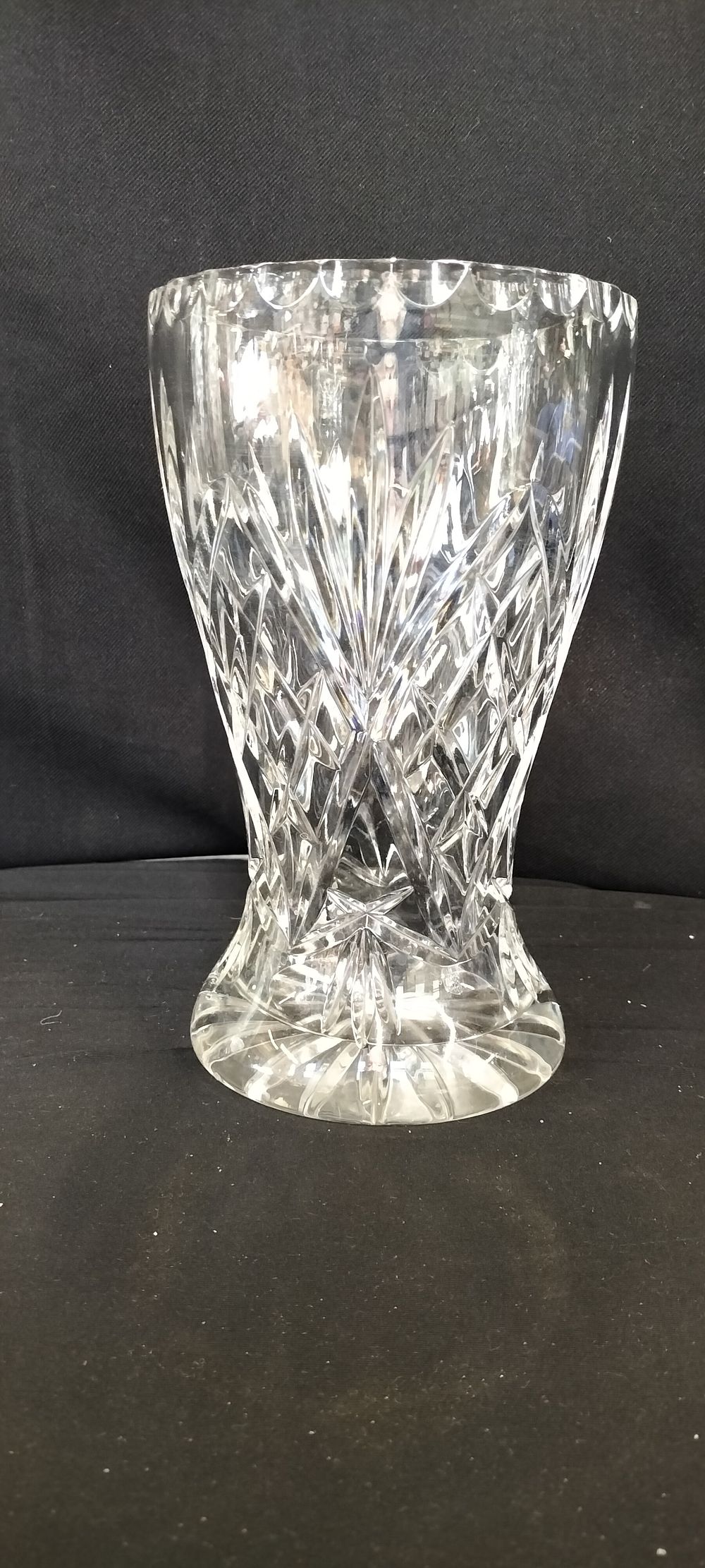 Lot 225: A Clear Cut Crystal Vase