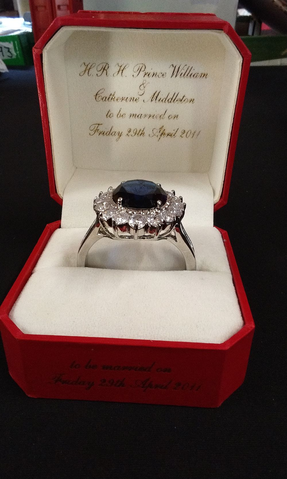 Lot 316: Prince William & Catherine Middleton Commemorative Ring