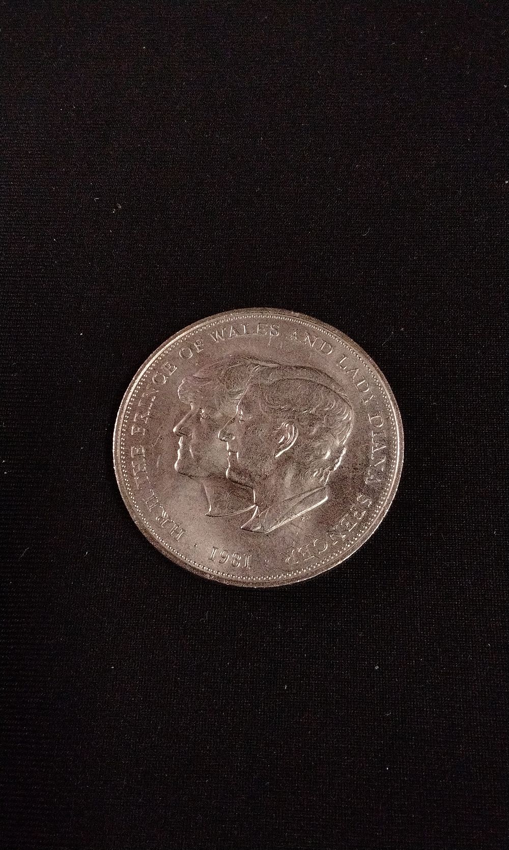 Lot 334: 1981 Royal Wedding Prince Charles and Lady Diana Commemorative Crown Coin