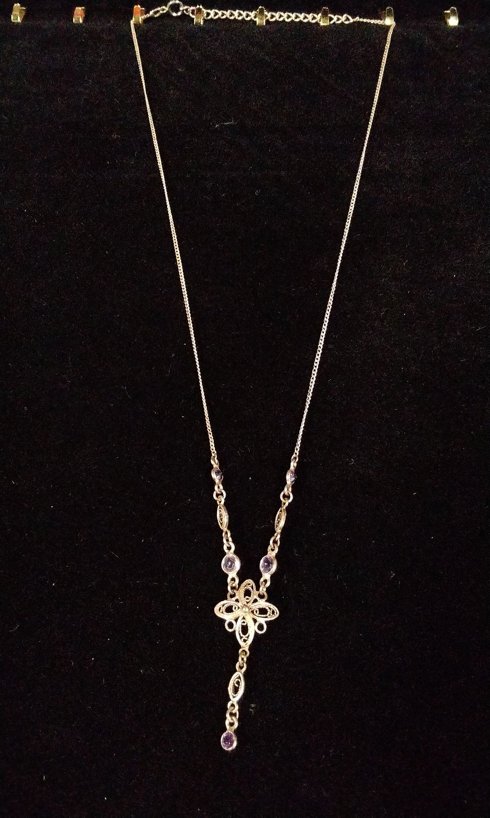 Lot 347: 925 Silver-Toned Filigree Necklace with Amethyst-Colored Stones