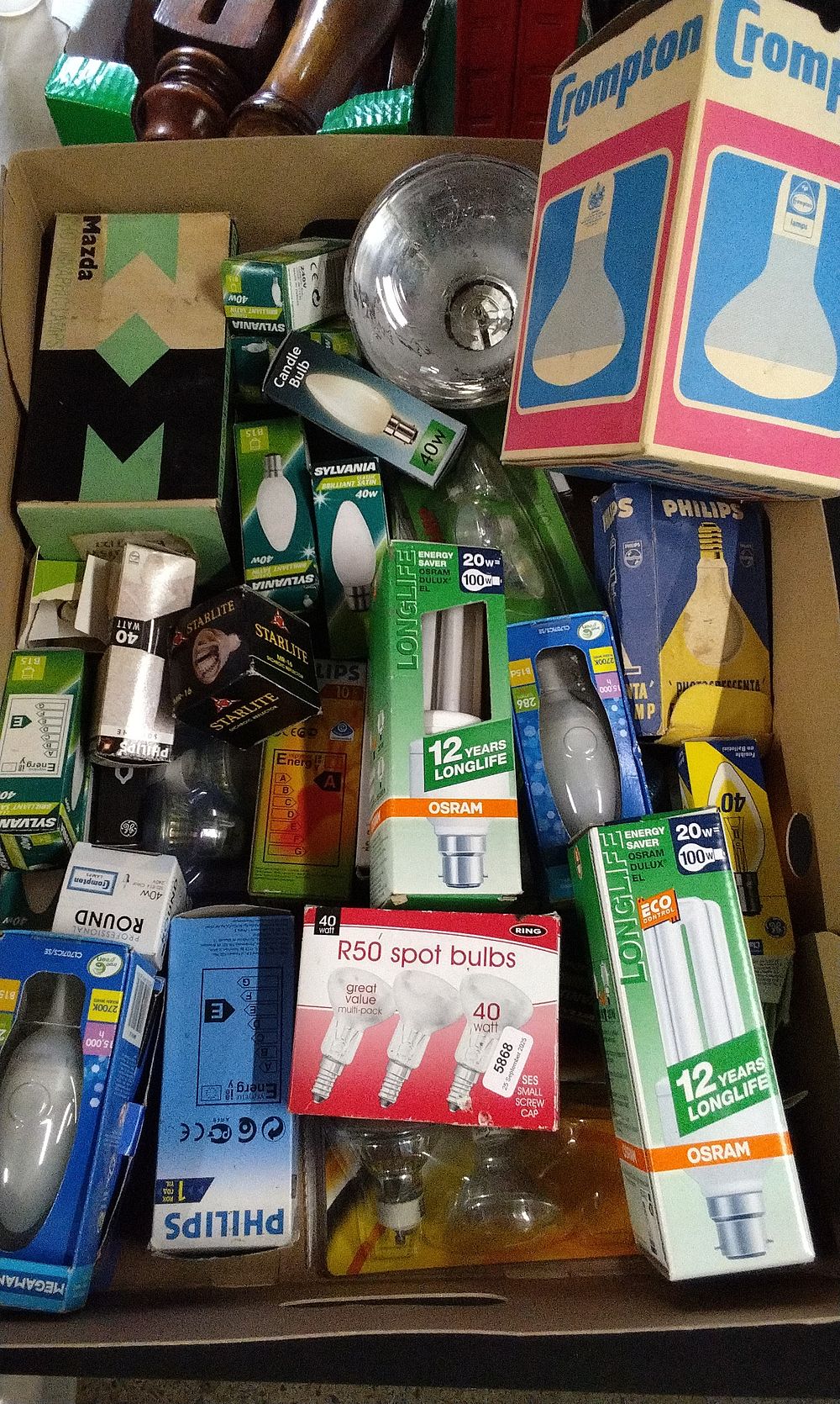Lot 387: A Collection of Assorted Light Bulbs. COLLECTION ONLY
