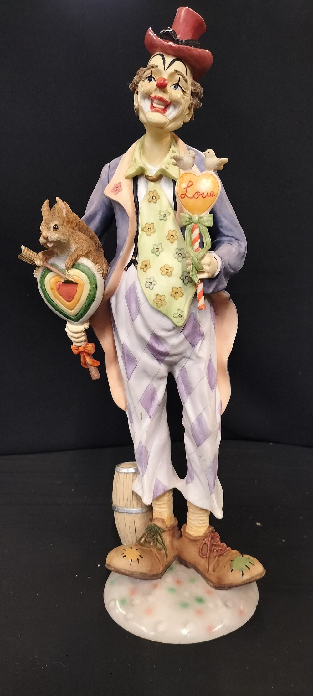 Lot 281: Leonardo Collection 'Circus Comes to Town' Clown Figurine 1996