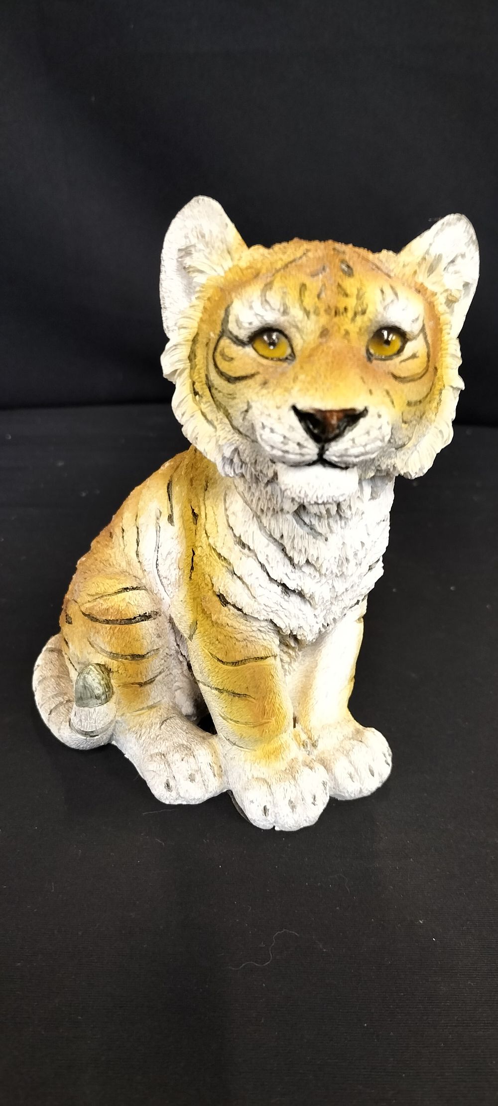 Lot 286: Regency Tigers Endangered Species Sitting Tiger Cub Figurine
