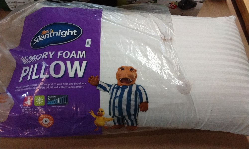 Lot 187: Silentnight Memory Foam Pillow