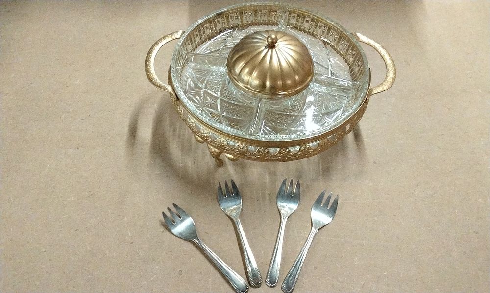 Lot 191: Lidded Serving Dish Set and Appetizer Forks